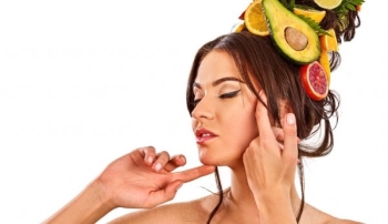 Полезные витамины для волос: что пить при выпадении?